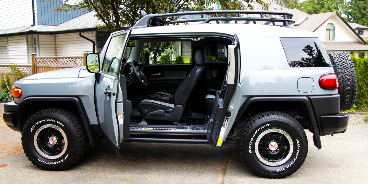 2013 Toyota FJ Cruiser Side Doors Open