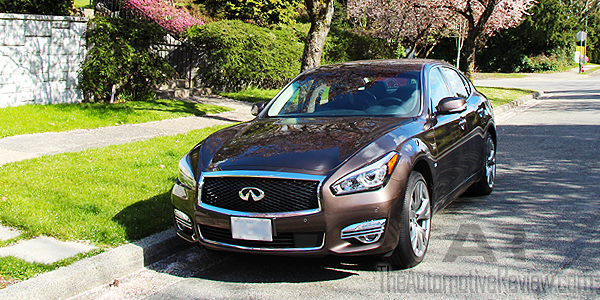2015 Infiniti Q70 AWD Exterior Front Side