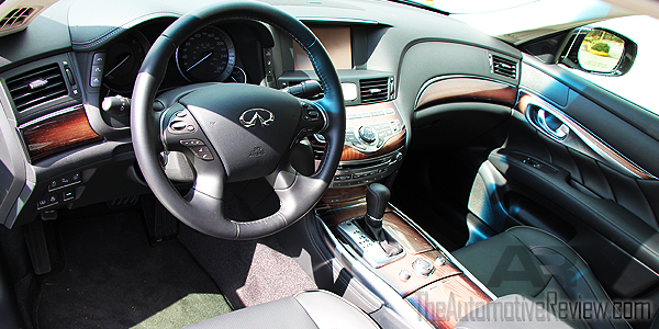 2015 Infiniti Q70L AWD Interior Dash