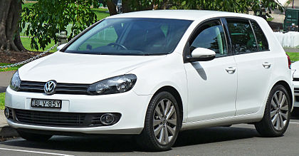 420px-2009-2011_Volkswagen_Golf_(5K)_118TSI_Comfortline_5-door_hatchback_(2011-11-08)_01