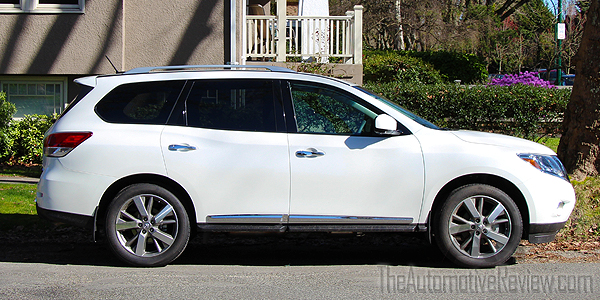 2016 Nissan Pathfinder White Exterior Side