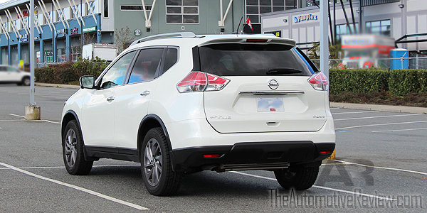 2016 Nissan Rogue White Exterior Rear Side